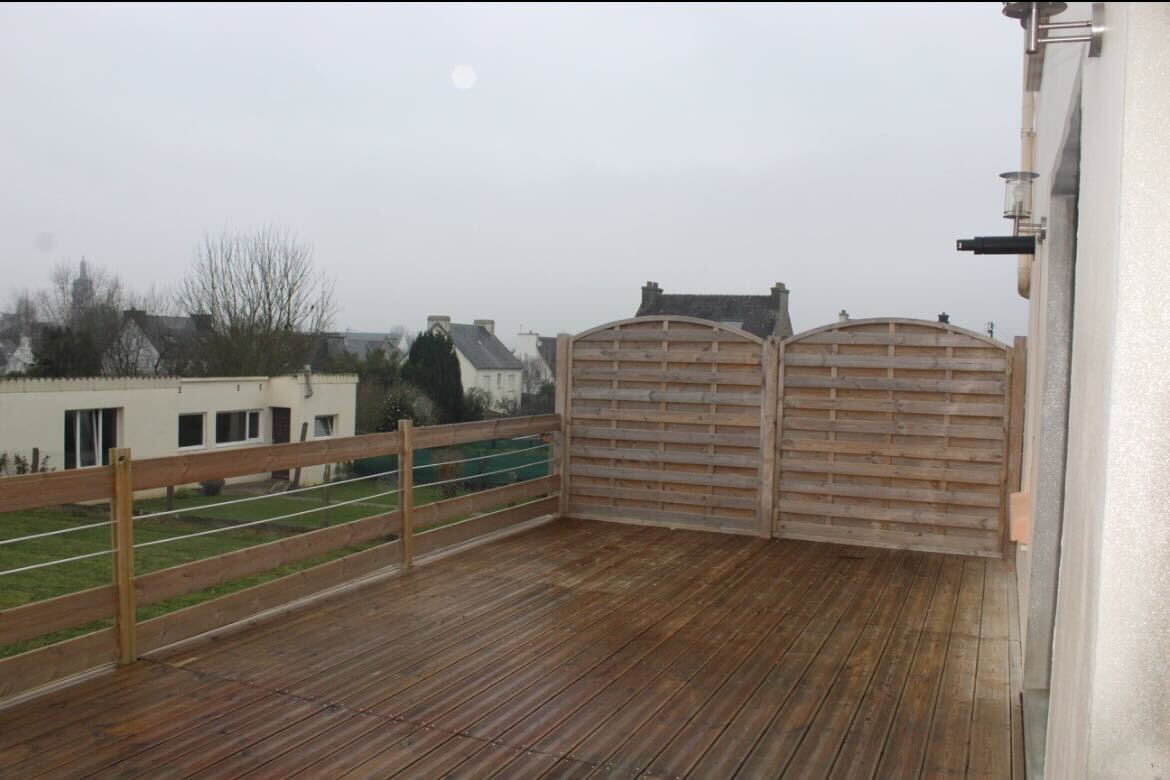 Entretien terrasse bois par FJ Services 29 dans le Finistère